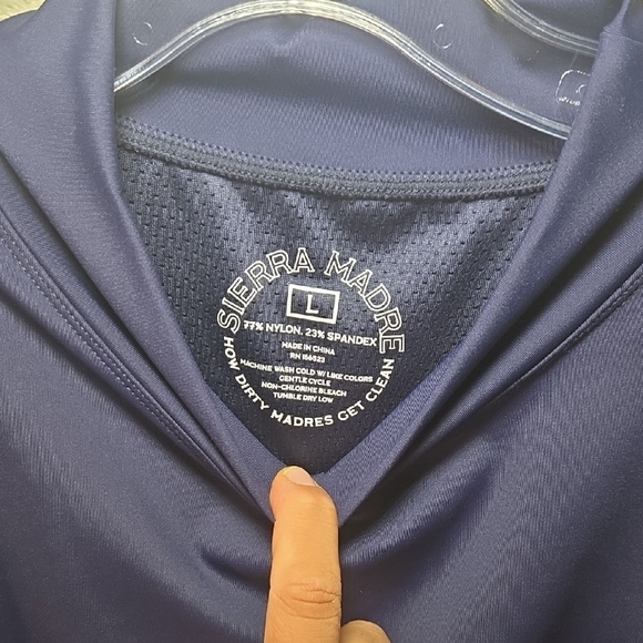 Serra Navy Sleeveless Crop Top - Picture 2 of 3